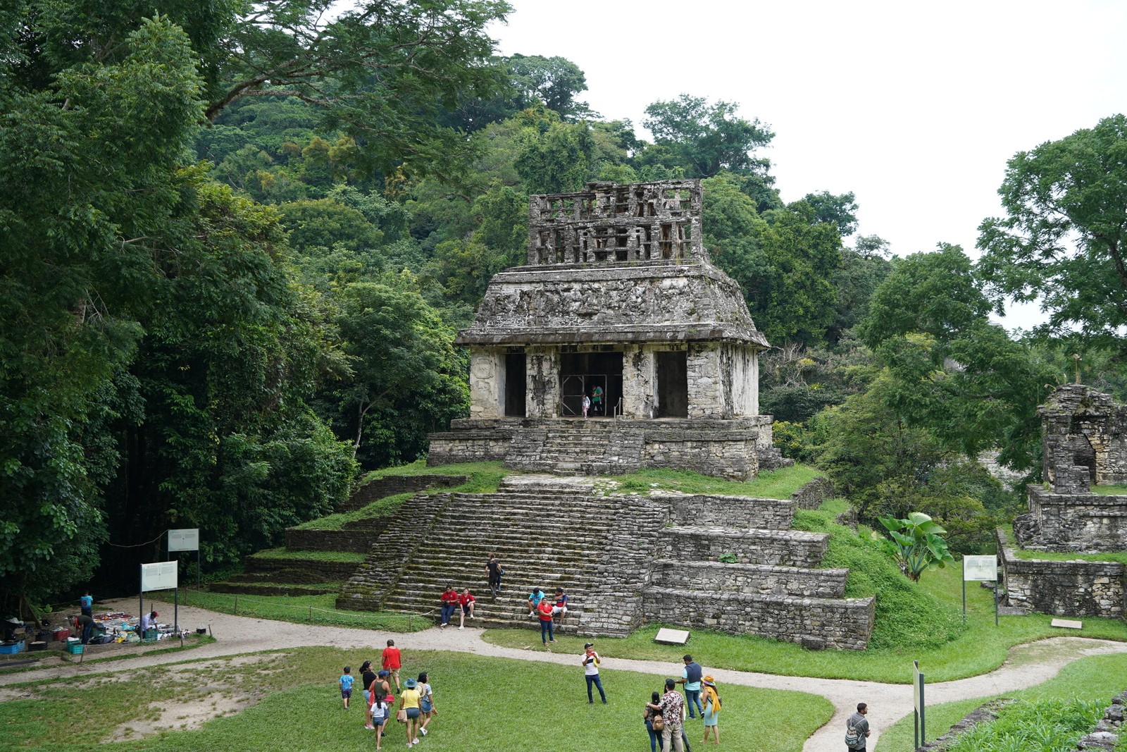 אחד ממקדשי הצלב בעיר המאיה העתיקה פלנקה, צ'יאפס, מקסיקו
